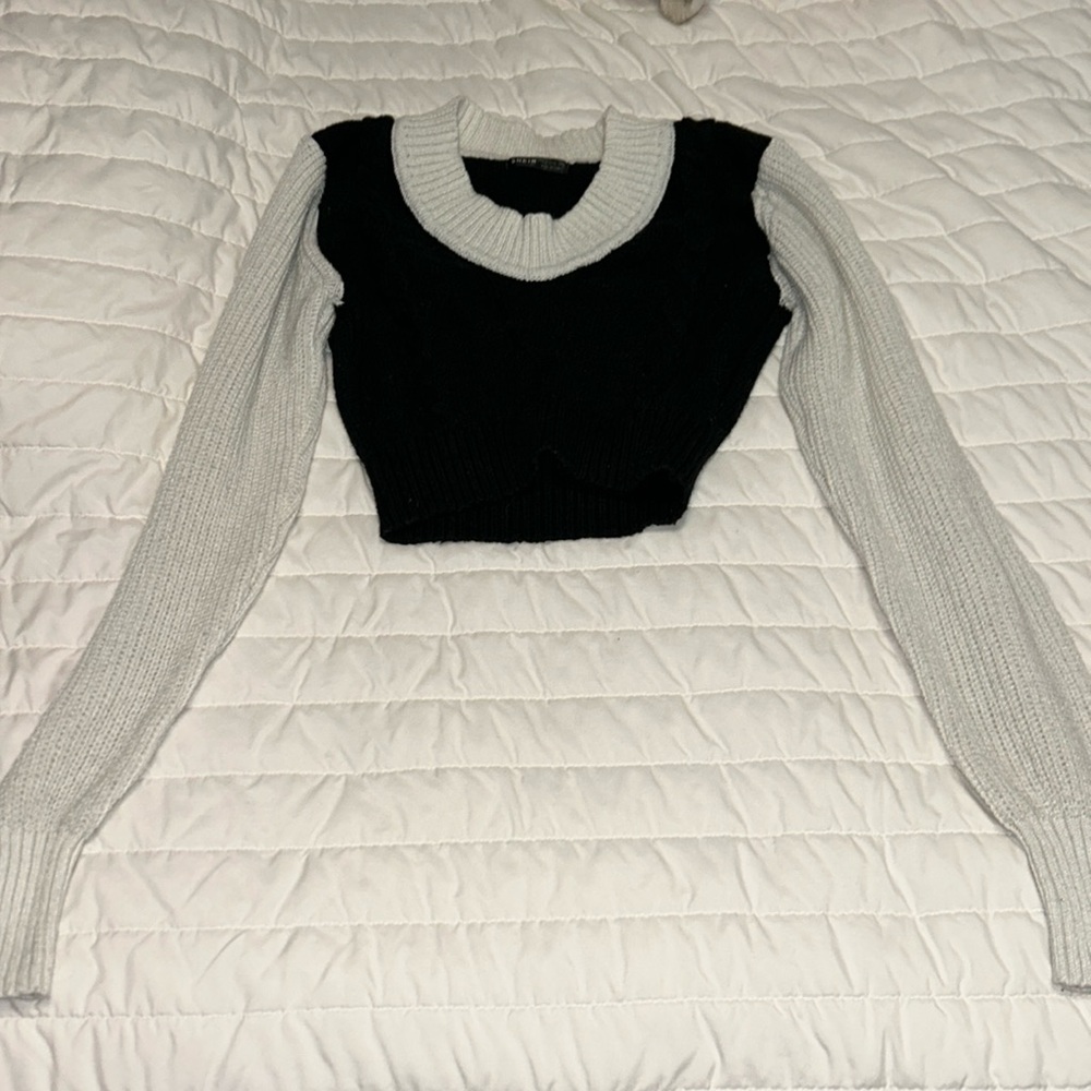 SHEIN cable sweater crop top size s